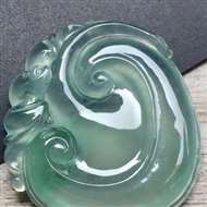 高冰飘色如意，尺寸：33.1*29.8*4.9mm，种老水足，胶感十足，水润飘色，通透起光。H11