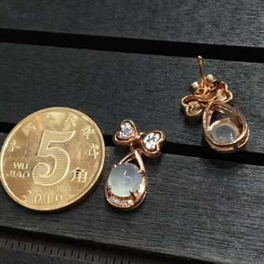 冰旦耳坠，冰地光泽，饱满圆润，18K金镶嵌，简约大方，低调奢华，值得拥有，特惠价，超值，推荐