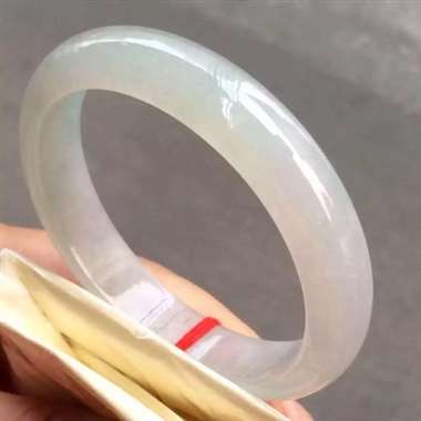 58.7圈口正庄手镯，底庄细腻，干净清爽，完美，版形好，上手好看，圈口对的可以收，尺寸58.7*12