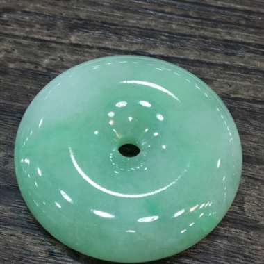 饱满平安扣，完美色阳，大件厚庄，底庄细腻，性价比高，推荐
