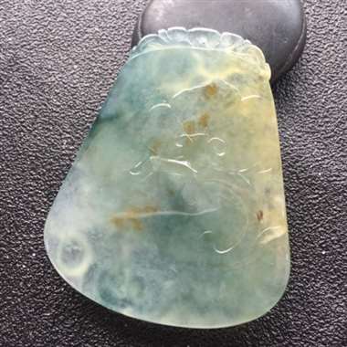 冰种飘双彩麒麟牌挂件