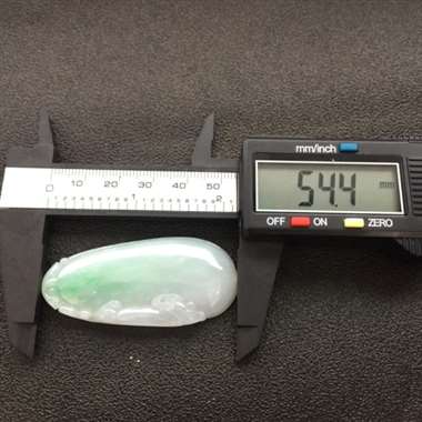 冰正阳绿如意吊坠，规格：54.4*25.9*7.4