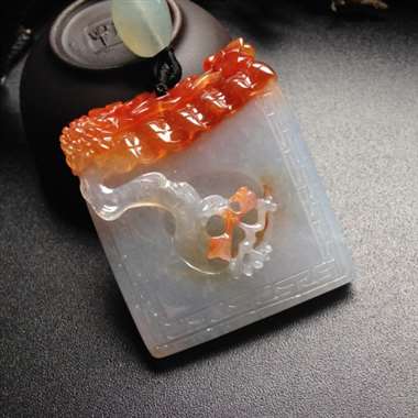巧雕红翡花开富贵 尺寸44-40-6毫米 巧雕红翡花开富贵 尺寸44-40-6毫米