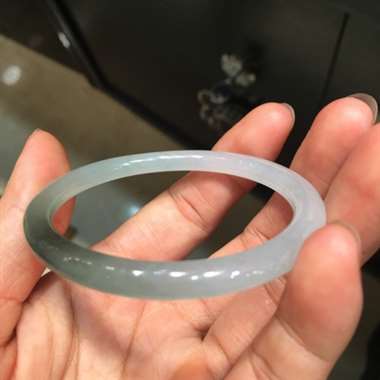 天然翡翠A货冰糯种完美小圆条贵妃手镯