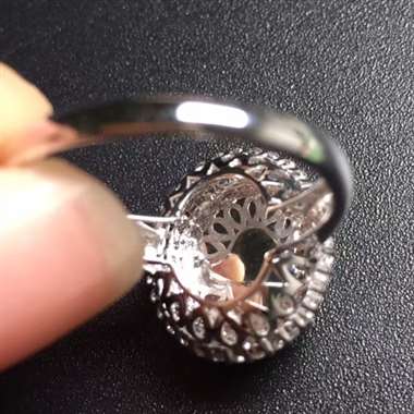 阳绿蛋面戒指，真金真钻镶嵌，完美，种水超好，玉质细腻
