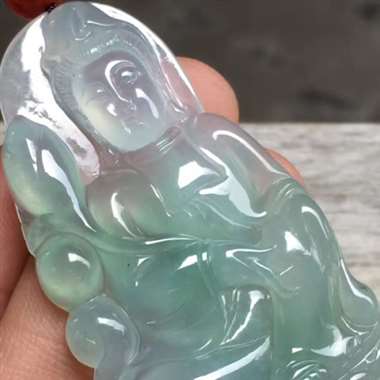 冰种持莲观音，尺寸:50.0*28.1*5.3mm，种水佳，水润通透，底色甜美，泛光起胶，完美。H1