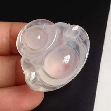 荧光白冰佛，尺寸28*31.5*8 完美无瑕，底子洁白干净，种老水足，圆润饱满，起荧起胶，可直接佩戴