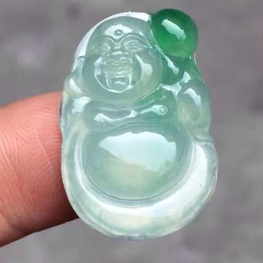 福利！冰种飘绿逍遥佛：完美无裂纹，种水好，玉质细腻，雕工精致，色泽漂亮，饱满，尺寸：26.5/17.