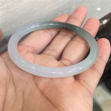 天然翡翠A货冰糯种完美小圆条贵妃手镯
