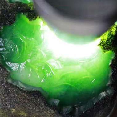 DLL21新货 莫湾基冰种飘花,重量363g,规格8*7*3.4cm,全透种老肉细,种老色正水好,