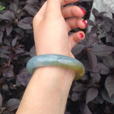 翡翠A货56圈口手镯，糯种黄皮带紫底，完美！