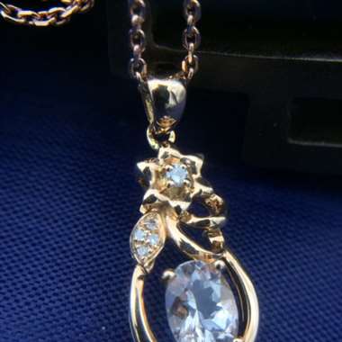 18k红金材质镶嵌，主石0.82ct，配钻0.036ct，总重1.94g