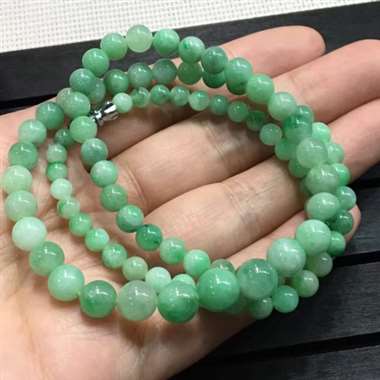 珠链，豆绿，底庄细膩，粒粒圆润，5--7mm左右，高档大气，低调奢华，送礼或自留佳选，特惠价，超值，