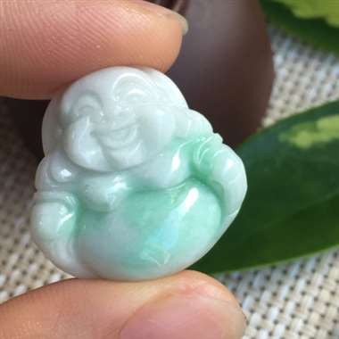 一处打磨不平，色甜美，水润，细腻，厚装，圆润饱满，性价比很高～～可配绳或银扣头 24.