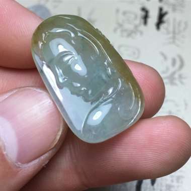 冰种三彩美女吊坠 种老水润 冰透十足 设计独特 俏色分明 雕工精湛 栩栩如生 冰种三彩美女吊坠 种老水润 冰透十足 设计独特 俏色分明 雕工精湛 栩栩如生