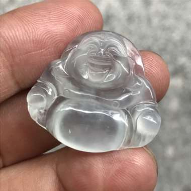 翡翠A货、完美无裂痕、价格的体现带少量天然白棉也不影响整体、高冰种白冰种、细腻底装起荧光。 翡翠A货、完美无裂痕、价格的体现带少量天然白棉也不影响整体、高冰种白冰种、细腻底装起荧光。