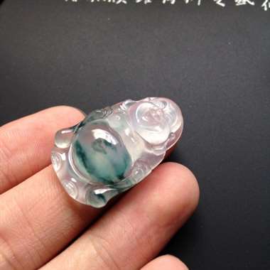 冰种飘蓝花站佛 尺寸30-18-6毫米
