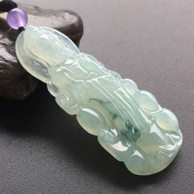 冰种飘花完美观音。尺寸：57.4-21.2-6.2