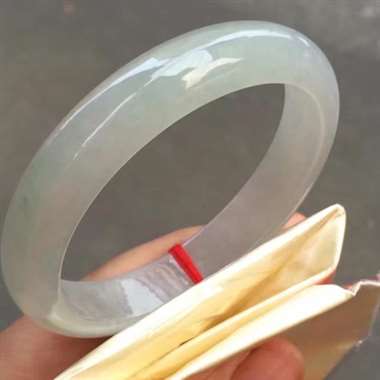58.7圈口正庄手镯，底庄细腻，干净清爽，完美，版形好，上手好看，圈口对的可以收，尺寸58.7*12