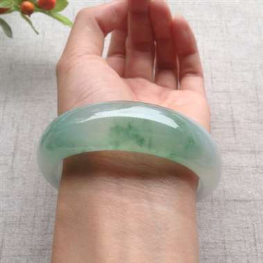高冰起胶起光阳绿正装手镯，完美，品质杠杠的，实物更美