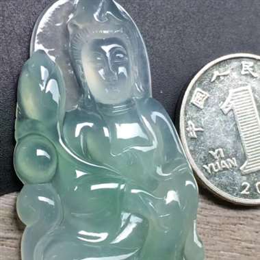 冰种持莲观音,尺寸:50.0*28.1*5.3mm,种水佳,水润通透,底色甜美,泛光起胶,完美。H1 冰种持莲观音,尺寸:50.0*28.1*5.3mm,种水佳,水润通透,底色甜美,泛光起胶,完美。H1