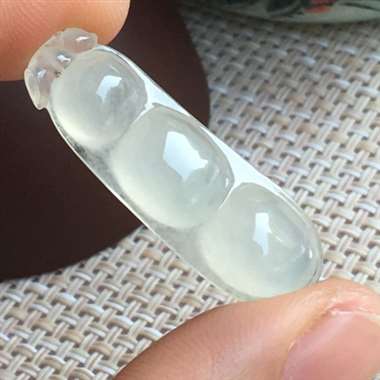 种水超好，细腻冰透，起荧光，性价比无敌～福利送925银扣头 34*11.2*7.1小朋友