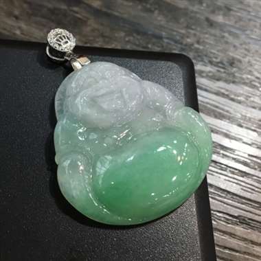 绿肚佛，完美色阳，饱满细腻，面相好，性价比高，推荐，裸石尺寸34.2*30.8*6.5mm，重量10