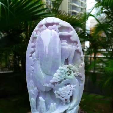 缅甸天然翡翠A货 精美春带彩 山水摆件 雕刻精美线条流畅种水好 层次分明 丰富多彩 搭配精美高档檀