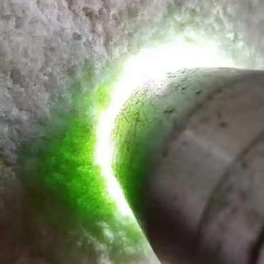 WW76新货14公斤。木那全赌料。种好水长，有底色。能赌手镯。对桩的速度。切不夸的料。[色]
