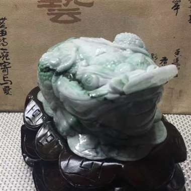 新紫底飘绿翡翠, 新紫底飘绿翡翠,