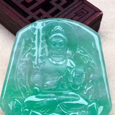 L冰种满绿《不动明王菩萨》。细腻种水足,水润怡人,完美 L冰种满绿《不动明王菩萨》。细腻种水足,水润怡人,完美