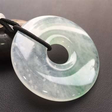 高冰飘绿平安扣,种老,水头好,飘花灵动,大尺寸 高冰飘绿平安扣,种老,水头好,飘花灵动,大尺寸