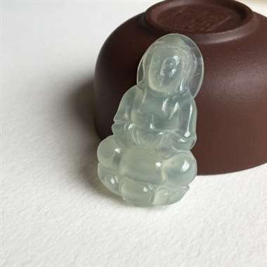 冰种 观音 冰种 整体有底色 质地细腻 冰透感好 雕刻工艺精湛 佩戴漂亮 无纹裂 尺寸 35x20.