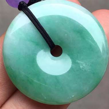 福利！白底青平安扣：完美无裂纹，种水好，玉质细腻，色泽漂亮，饱满，尺寸：33.9/5.7 ，tm11