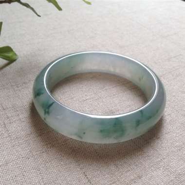 冰起胶飘花正装手镯，完美