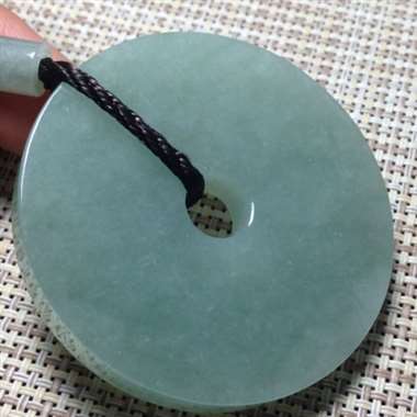 油青平安扣 种老水足 料子细腻 完美大件