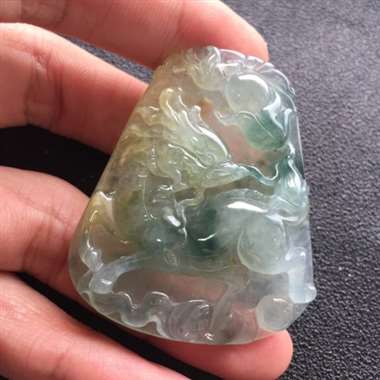 冰种飘双彩麒麟牌挂件