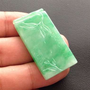 冰种晴水绿花件吊坠 水润色靓 工精雕细 完美