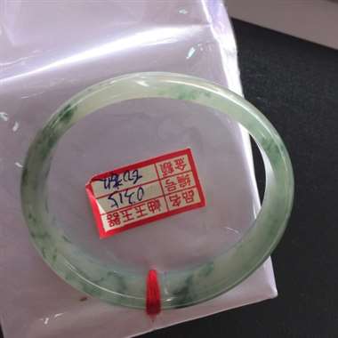 飘花玉镯，有丝裂
