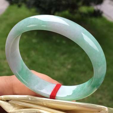 春彩贵妃，尺寸53.8-12.7-6.0，颜色亮丽，完美