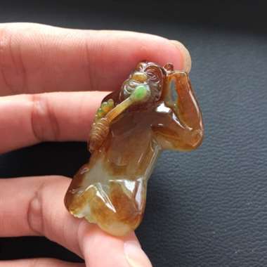 红皮大熊，雄霸天下，光感强烈，料细物美。