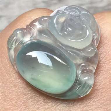 高冰晴水佛公，尺寸:21.1*21.4*5.9mm，种老水足，底色漂亮，饱满品相佳，完整起光。H17