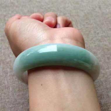 天然翡翠A货糯种淡紫底带瓜味完美正圈手镯