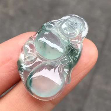 冰种飘花起光佛公吊坠，种老冰透，完美细腻，饱满圆润，性价比高，自然光实拍，大小：32.8/19.7/
