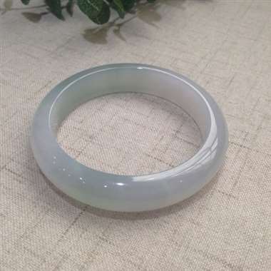 冰润正装57.6手镯，起胶！天然石纹，打灯可见，不影响上手效果，通透水润，冰清玉洁