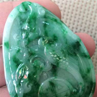 辣色仿古鳯凰牌挂件。种好、水足、色辣、雕工精美、完美漂亮、佩戴收藏佳品！（实物比图片更美！）