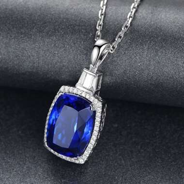 18K5A坦桑石吊坠,主石15.15ct,配钻0.45ct,总重6.32g 18K5A坦桑石吊坠,主石15.15ct,配钻0.45ct,总重6.32g