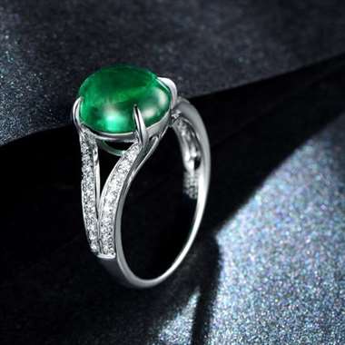 18k镶嵌，主石4.19ct，配钻0.25ct，手寸14#