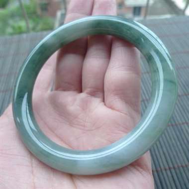 11618完美无纹裂老坑飘花园条手镯 圈口54.5-8.5mm 种水好 水灵水润 性价比高 上手佩戴