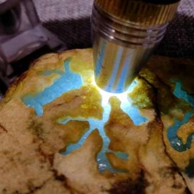 SLZ049木纳大开窗脱砂冰晴，全身脱砂不变种，打灯通透，品相端正皮壳完美紧细老掉牙，赌高冰晴水大牌